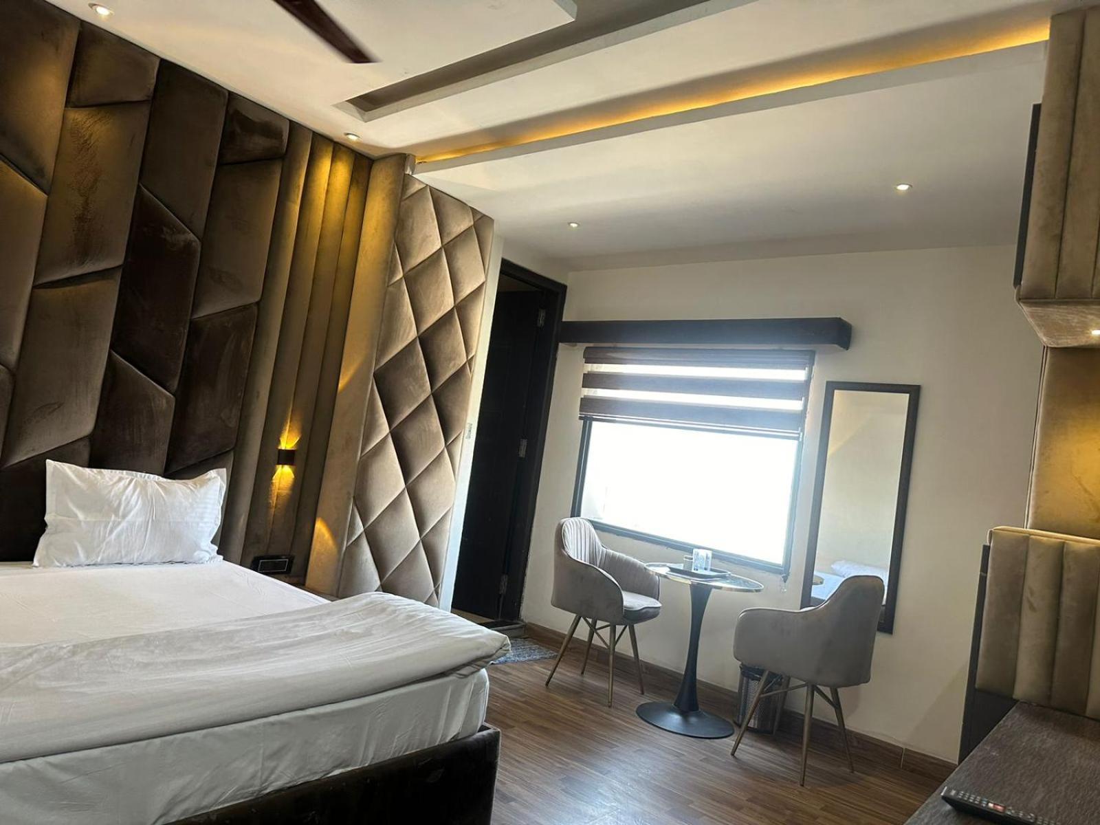 Hotel Kritika Greater Noida Exterior foto